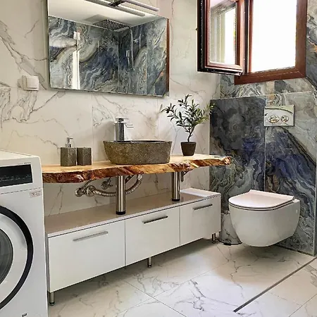 شقة Seafront Oasis إيريسوس